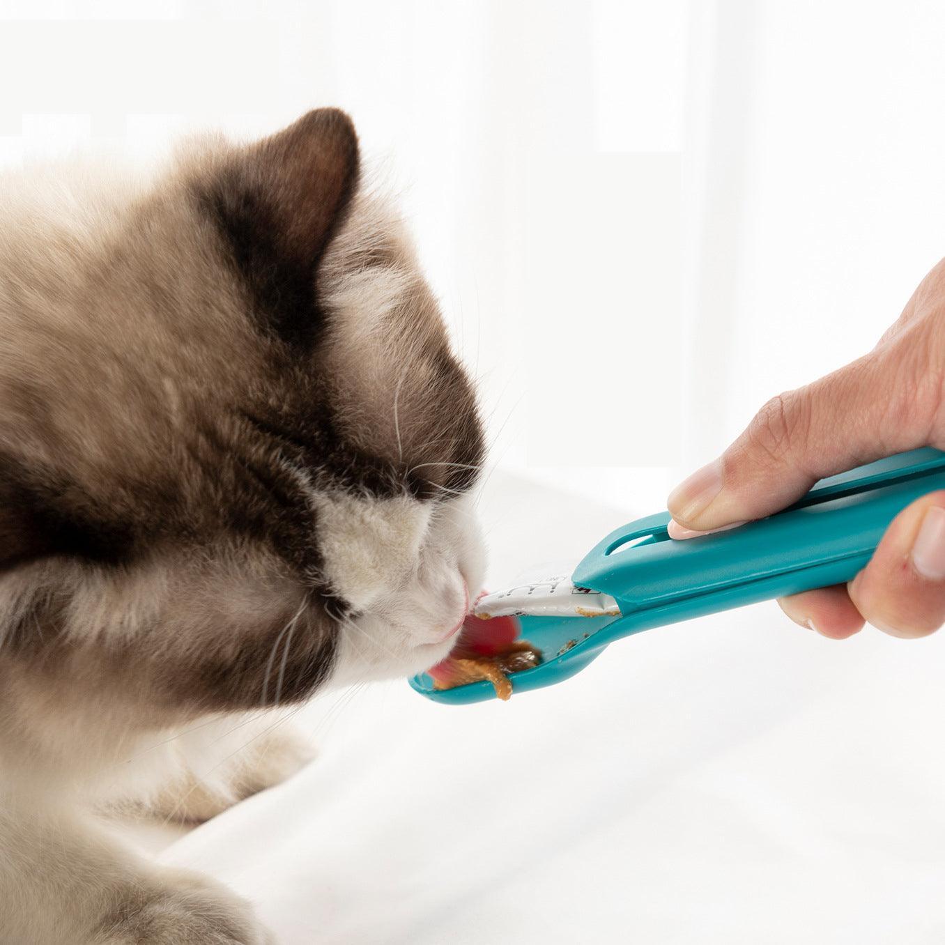 Deluxe Cat Strip Spoon Feeder: The Ultimate Pet Feeding Tool